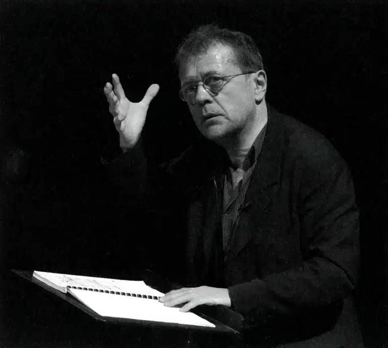 Patrice Chéreau lie les CARNETS DU Sous-SOL de Dostoievski. Photo Pascal Gely Agence Enguerand.