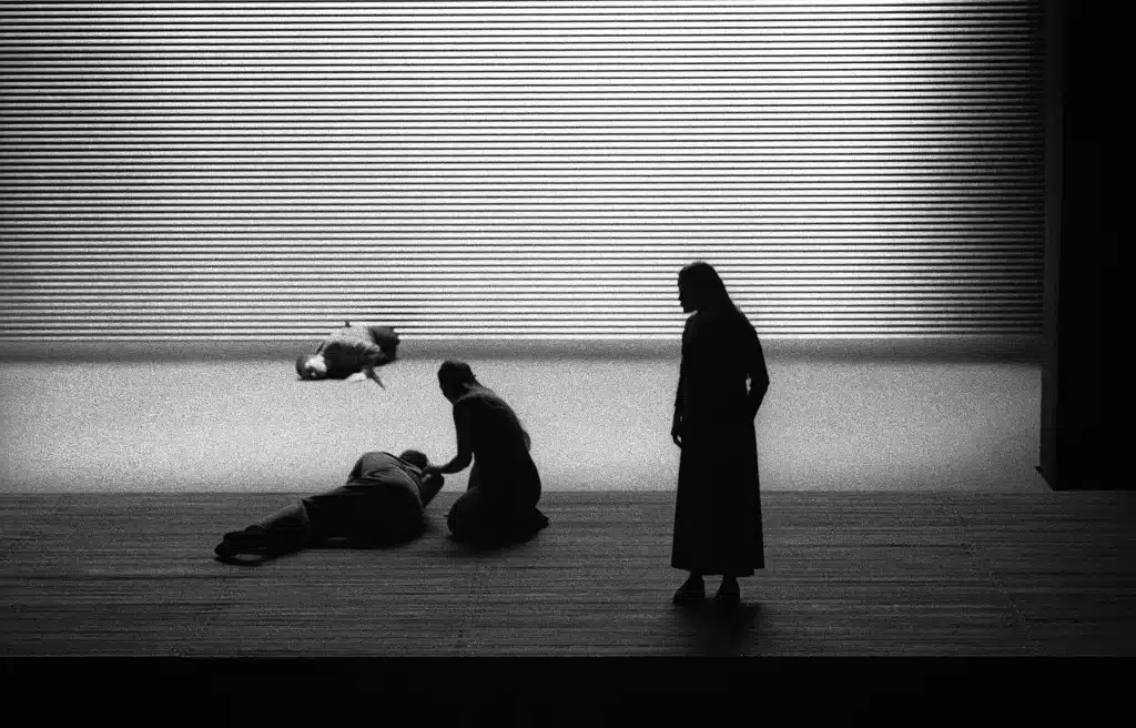 LA MORT DE TINTAGILES de Maurice Maeterlinck, mise en scène Claude Régy, Théâtre Gérard Philipe, Saint Denis, 1997. Photo Brigitte Enguerand.
