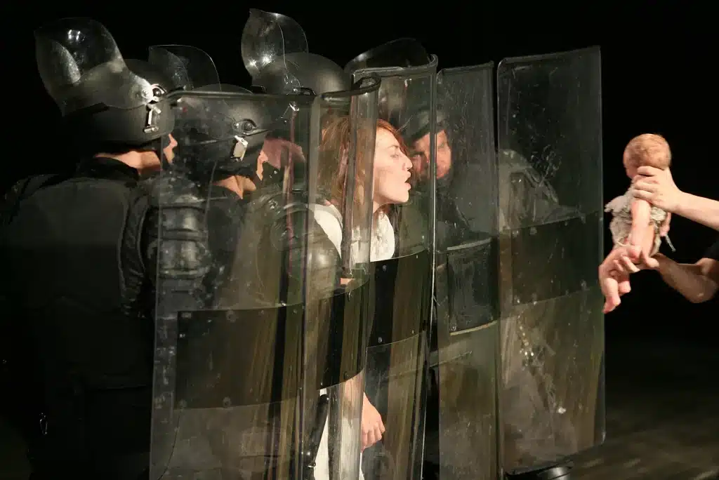 NAITRE d'Edward Bond, mise en scène Alain Françon, Théâtre National de la Colline, Paris 2006. Photo Marthe Lemelle.