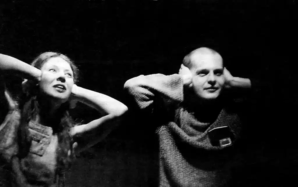 Ivan Vyrypaev et Arina Marakoulina dans OXYGÈNE d'Ivan Vyrypaev, mise en scène Viktor Ryjakov, Théâtre doc, octobre 2003. 