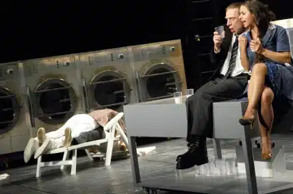 Uwe Schmieder et Naomi Krauss dans MACBETH ' de Shakespeare, mise en scène Heiner Müller, Volksbühne, Berlin, 1982. Photo Thomas Aurin.