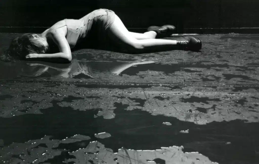 Patricia Mollet-Mercier dans QUAI ÜUEST de Bernard-Marie Koltès, atelier de jeu, direction Philippe Sireuil, La Manufacture, Lausanne, 2005. Photo Jess Hoffman.