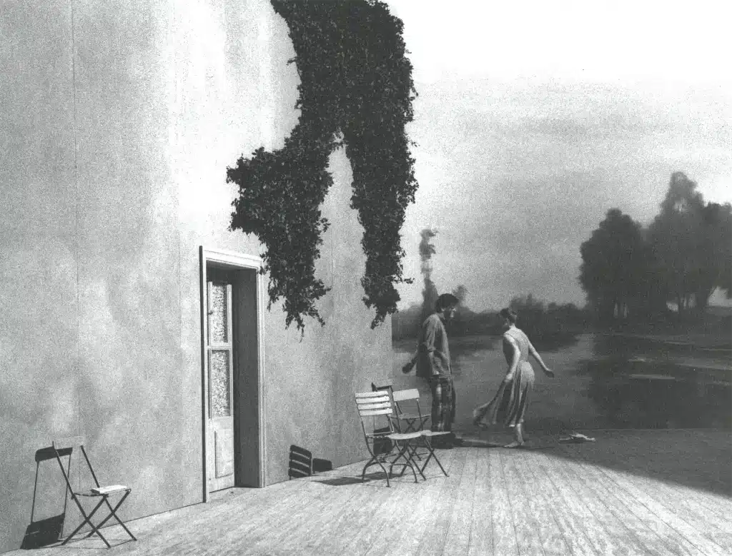 Nicolas Rossier et Sylvie Debrun dans LA MOUETTE d’Anton Tchekhov, décor Didier Payen, lumières et mise en scène Philippe Sireuil, Théâtre Varia, Ferme du Buisson de Marnela- Vallée, Les Gémeaux/ Sceaux, Comédie de Genève, 1991. Photo Hervé Bellamy.