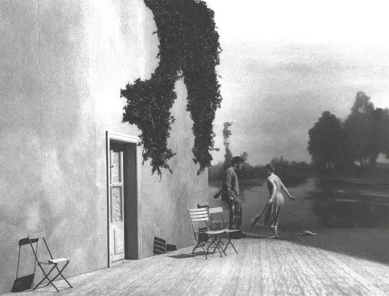 Nicolas Rossier et Sylvie Debrun dans LA MOUETTE d’Anton Tchekhov, décor Didier Payen, lumières et mise en scène Philippe Sireuil, Théâtre Varia, Ferme du Buisson de Marnela- Vallée, Les Gémeaux/ Sceaux, Comédie de Genève, 1991. Photo Hervé Bellamy.