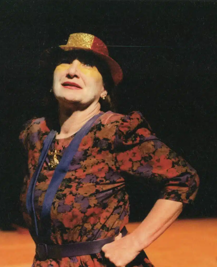 Janine Godinas dans CAFÉ DES PATRIOTES de Jean-Marie Piemme, décor, lumières et mise en scène Philippe Sireuil, Théâtre Varia, 1998. Photo Véronique Vercheval.