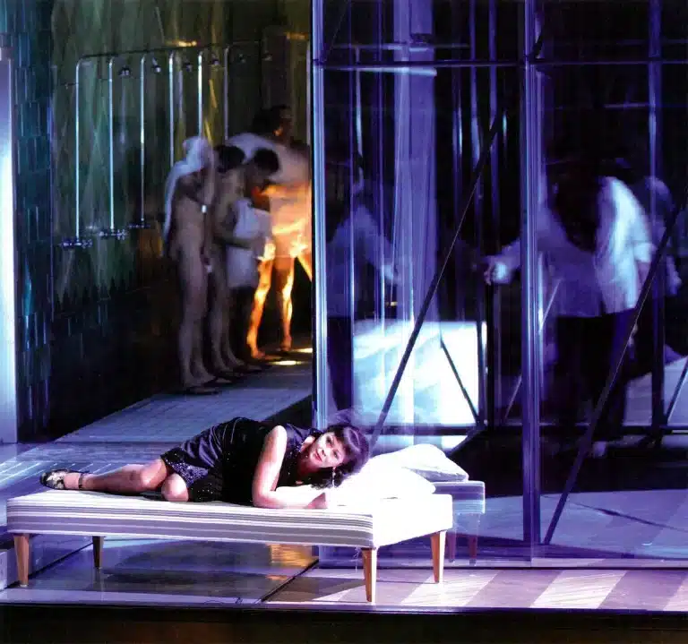 Mireille Delunsch dans Iphigénie en Tauride de Christoph Willibald Gluck. Opéra Garnier, 2006. Photo Opéra Garnier.