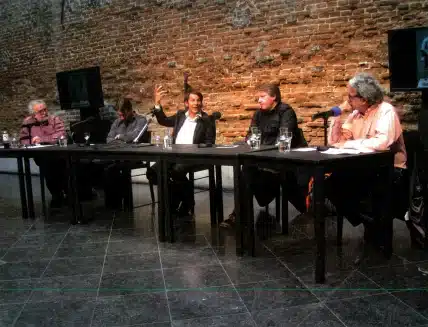 Georges Banu, Felix Alexa Krzysztof Warlikowski, Anton Kouznetsov et Jean-Pierre Thibaudat à la Bellone, Bruxelles, le 4 mai 2011. Photo Théâtre de la Place, Liège.