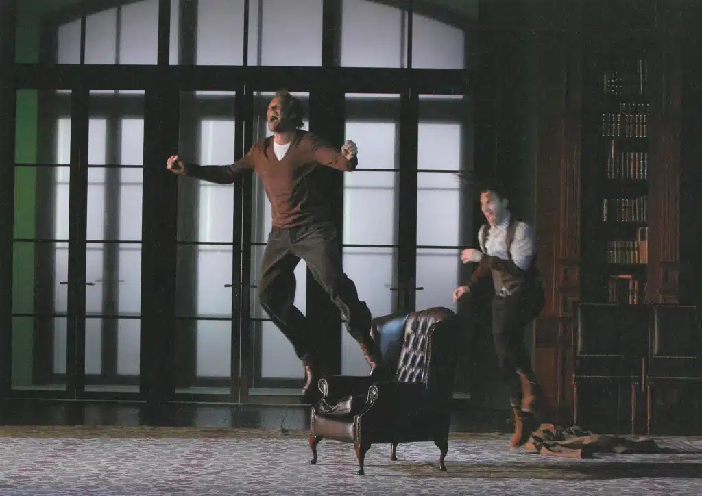 Bo Skovhus et Kyle Ketelsen dans DON GIOVANNI de W. A. Mozart, mise en scène Dmitri Tcherniakov, direction musicale Louis Langrée et Andreas Spering, Festival d'Aix-en-Provence, 2010. Photo Pascal Victor.