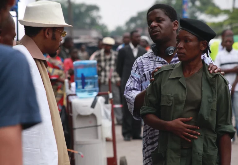 Marlène Longange et Hoji Fortuna dans Viva Riva!, film de Djo Munga.