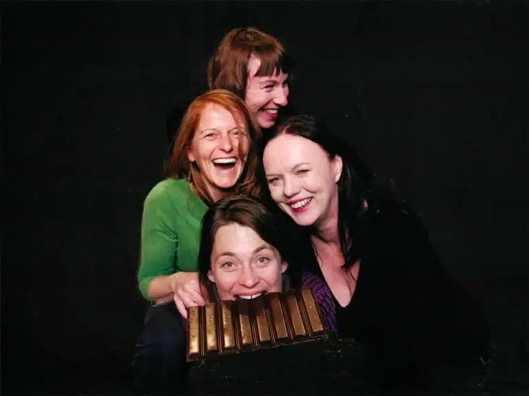 Claire Bodson, Muriel Jacobs, Michèle Shor etJacqueline Bollen dans LES MANGEUSES DE CHOCOLAT de Philippe Blasband. Photo Théâtre Le Public.