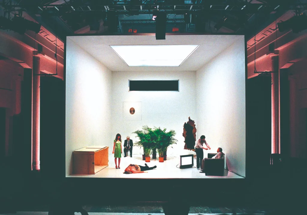 Sandrine Blanche, Arié Mandelbaum, Pierre Palmi, Valéry Massion et Bruce Ellison, The Inner words – Le Souterrain, texte et mise en scène Claude Schmitz, Halles de Schaerbeek, 2008. Photo Gaëtan Vandeplas.