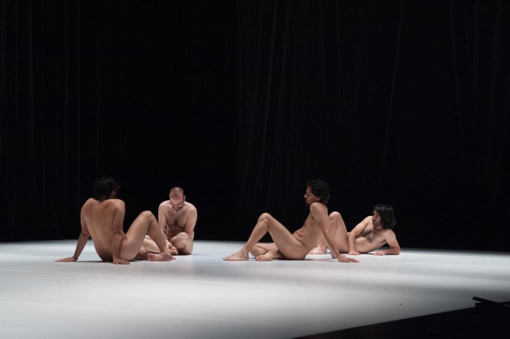 Tirso Orive Liarte, Nicolás Carbajal Cerchi, David Mallols et Albert Pérez Hidalgo dans "La posibilidad que desaparece frente al paisaje". Photo Titanne Bregentzer