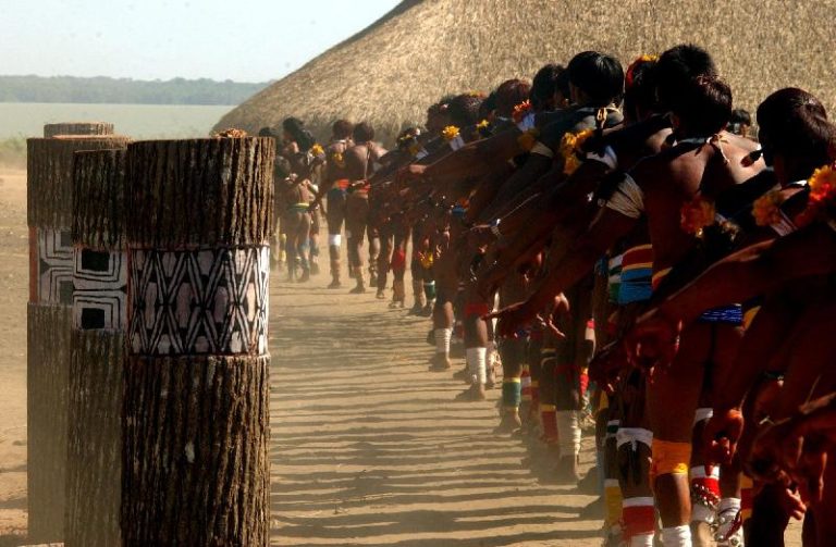 Fête du Kuarup. Photo : Marcello Casal Jr. - Agência Brasil, CC BY 3.0 BR