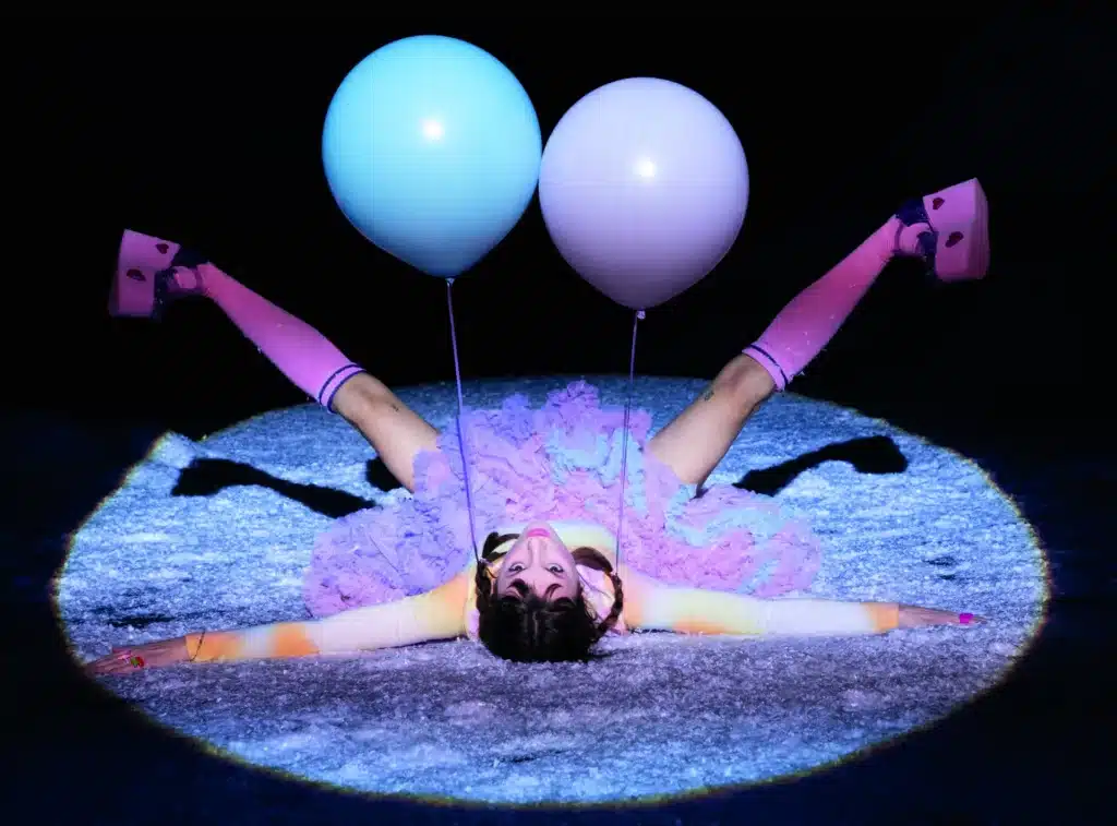 Lou Chrétien Février dans Daddy, création de Marion Siéfert, Théâtre de L’Odéon, Paris, 2023. Photo Matthieu Bareyre.