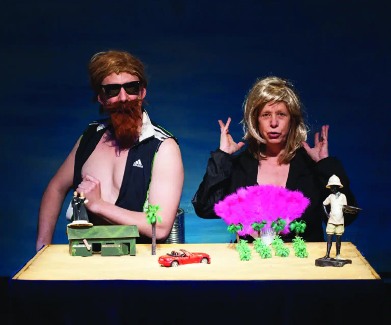 Gregory houben et Agnès Limbos dans RESSACS, Compagnie Gare Centrale, version courte au Festival xS, Théâtre National de Bruxelles, mars 2013, version longue au Théâtre National de Bruxelles, janvier 2015. Photo Alice Piemme.