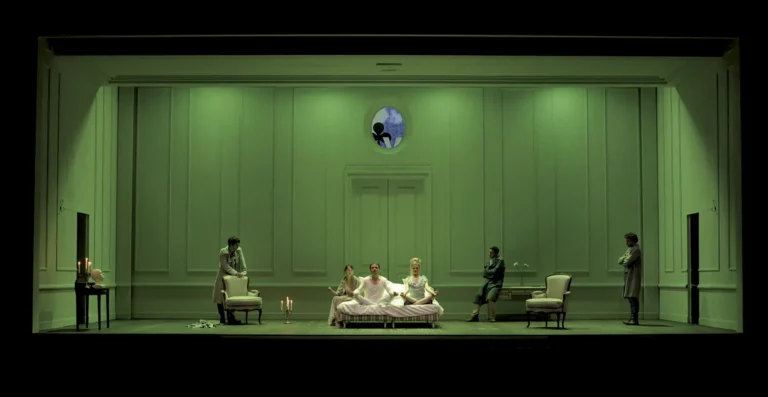 Samuel Réhault, Constance Larrieu, Laurent Poitrenaux, Déborah Marique, Julien Storini, Julien Allouf dans LA MORT DE DANTON, mise en scène Ludovic Lagarde, Comédie de Reims, 2012. Photo Pascal Gély.