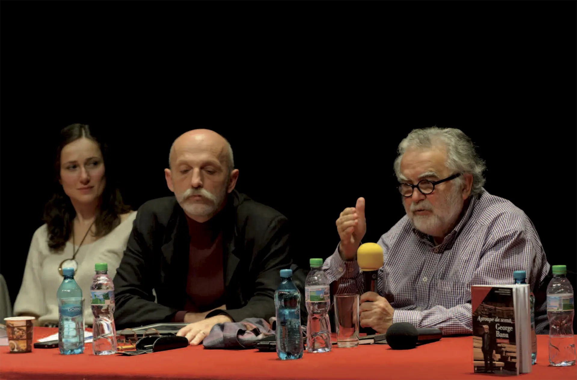 Stefana Pop-Curseu, directrice artistique du Théâtre National de Cluj-Napoca, András Visky, directeur artistique du Théâtre Hongrois de Cluj et Georges Banu en octobre 2013. Photo Nicu Cherciu.