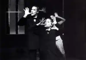 Robert Wilson, Charles Chemin, Marianna Kavallieratos. UNE FEMME DOUCE d'après Dostoïevski, mise en scène de Bob Wilson, 1994. Photo Enguerand