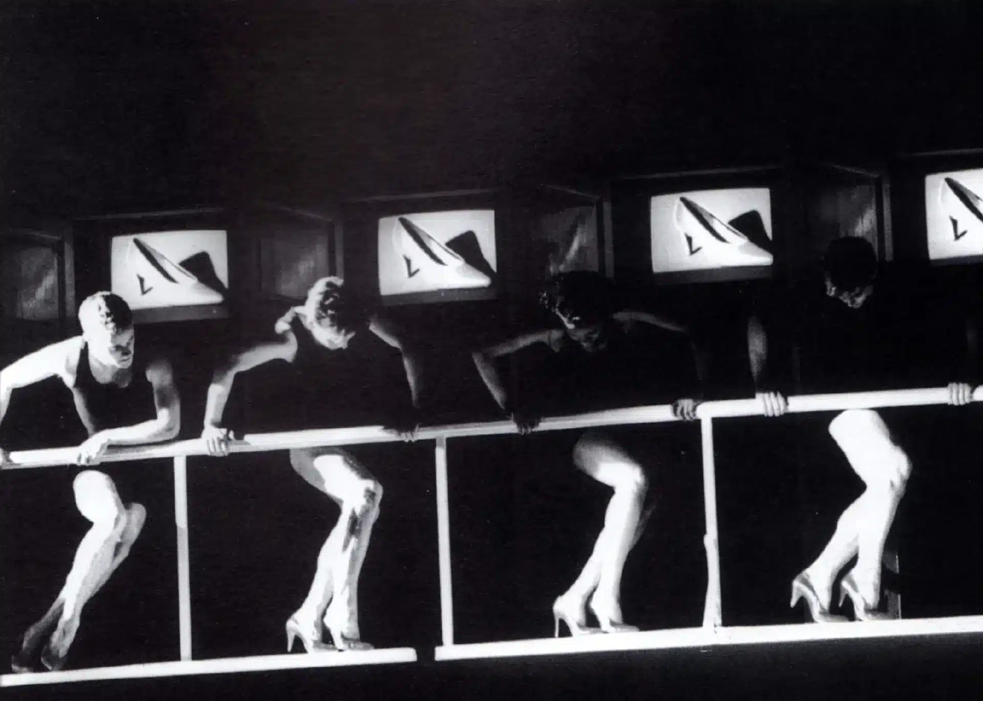 EX MACHINA. Conception et mise en scène: Frédéric Flamand scénographie électronique: Fabrizio Plessi, une production de Charleroi/Danses. Photo de Cugnac.