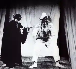 Marschere (Masques) (Commedia dell'Arte) par le théâtre di Porta Romana Mis en scène: Carlo Boso Avec: Carlo Boso Enzo Turin Maurizio Donadoni Franco Bonzoni Chicca Minini Pinara Pavanini