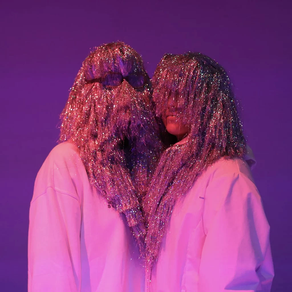 collectif  wireless people, greta fjellman et maïa bondeau