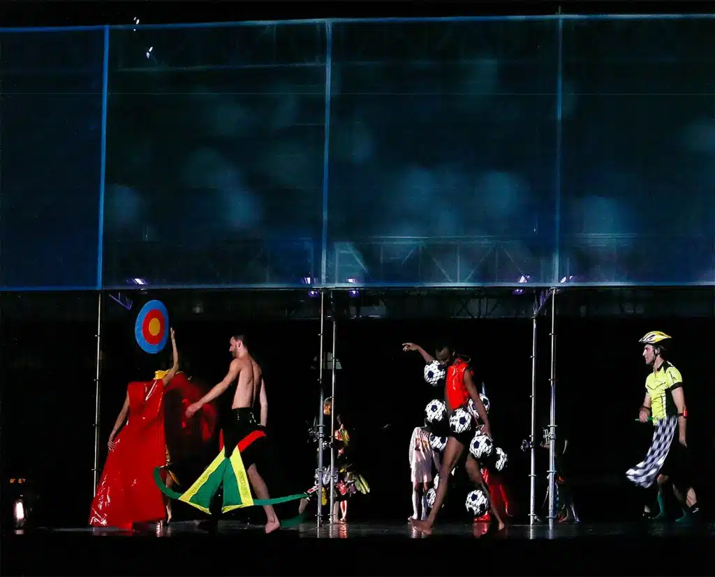 SPORT FICTION, chorégraphie de Frédéric Flamand, gare Saint Charles, Marseille 2013, Capitale Européenne de la Culture. Photo Pino Pipitone.
