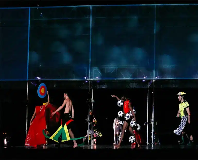 SPORT FICTION, chorégraphie de Frédéric Flamand, gare Saint Charles, Marseille 2013, Capitale Européenne de la Culture. Photo Pino Pipitone.