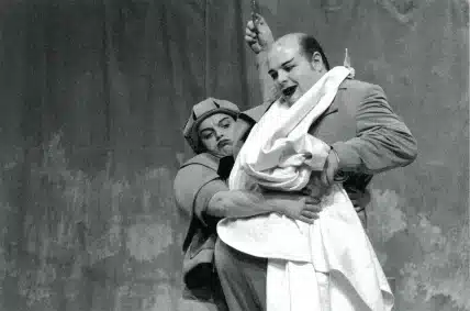 Isabelle Mazin et Philippe Reïlhac FILONS VERS LES ÎLES MARQUISES ! d'Eugnène Durif, mise en scène de Catherine Beau. Photo Patrick Fabre.