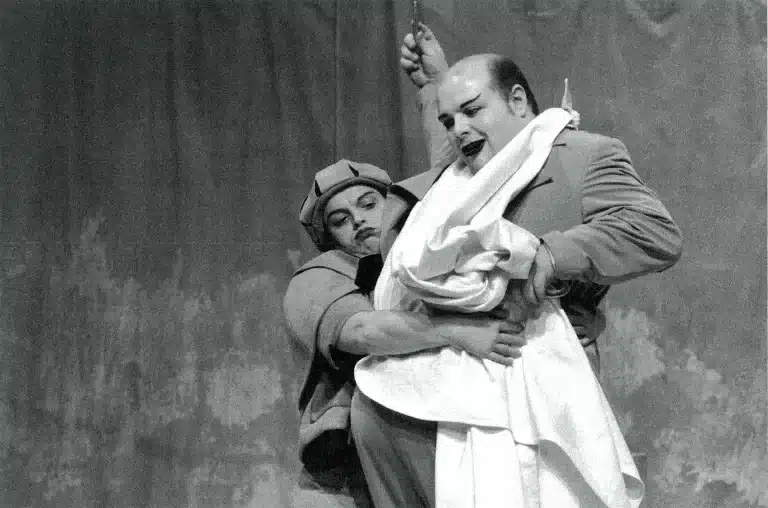 Isabelle Mazin et Philippe Reïlhac FILONS VERS LES ÎLES MARQUISES ! d'Eugnène Durif, mise en scène de Catherine Beau. Photo Patrick Fabre.