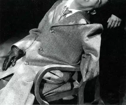 Laurent Javaloyes dans LES ÂMES MORTES de Gogol, mise en scène de Sophie Rappeneau. Photo Stan Amand.