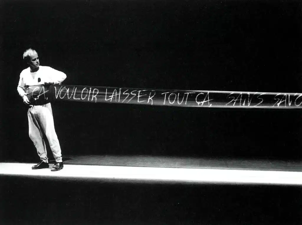 Xavier Guittet dans C’EST TOUJOURS LE MÊME MURMURE de Samuel Beckett, mise en scène Pascale Siméon. Photo Réeis Nardoux.