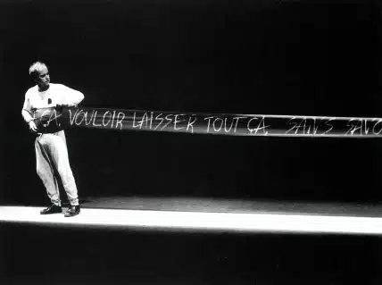 Xavier Guittet dans C’EST TOUJOURS LE MÊME MURMURE de Samuel Beckett, mise en scène Pascale Siméon. Photo Réeis Nardoux.