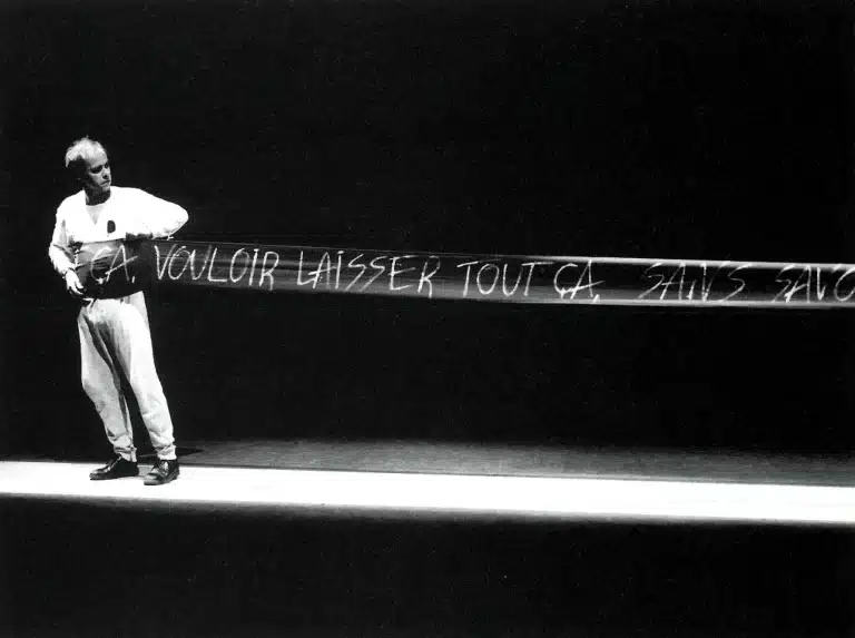 Xavier Guittet dans C’EST TOUJOURS LE MÊME MURMURE de Samuel Beckett, mise en scène Pascale Siméon. Photo Réeis Nardoux.