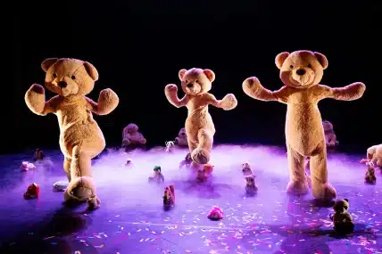 L'Arrière-Pays, écriture et mise en scène Nicolas Chapoulier, Cie Les Trois Points de Suspension. 2022, Théâtre Am Stram Gram – Centre international de création, partenaire de l’enfance et la jeunesse, Genève ©Kalimba