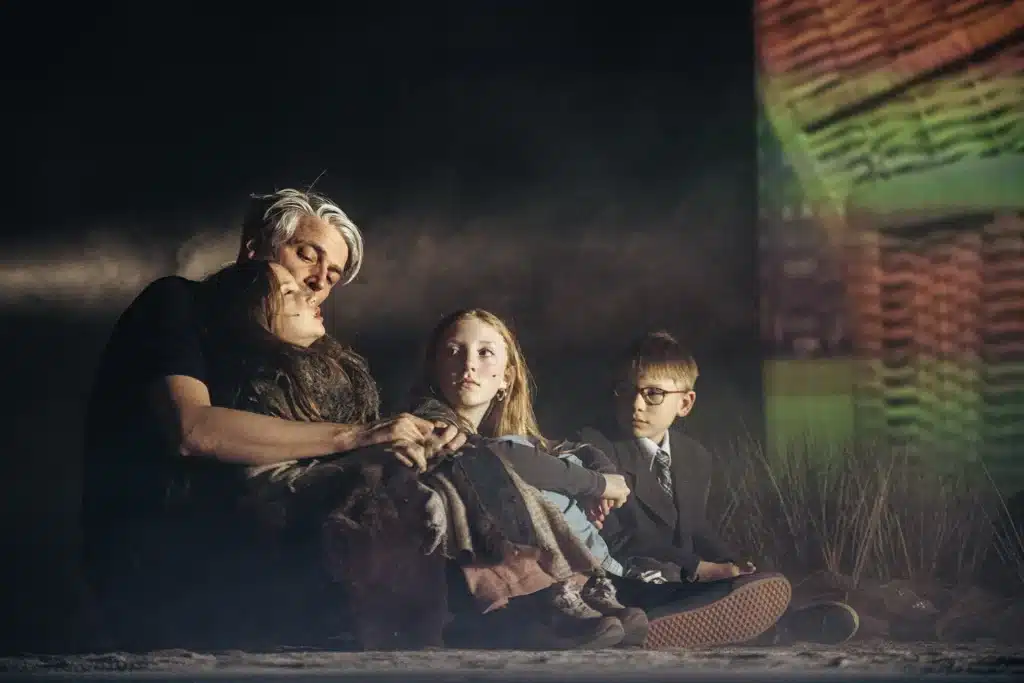 Les enfants de Médée, conception et mise en scène de Milo Rau, 2024, NTGent, Gand © Michiel Devijver