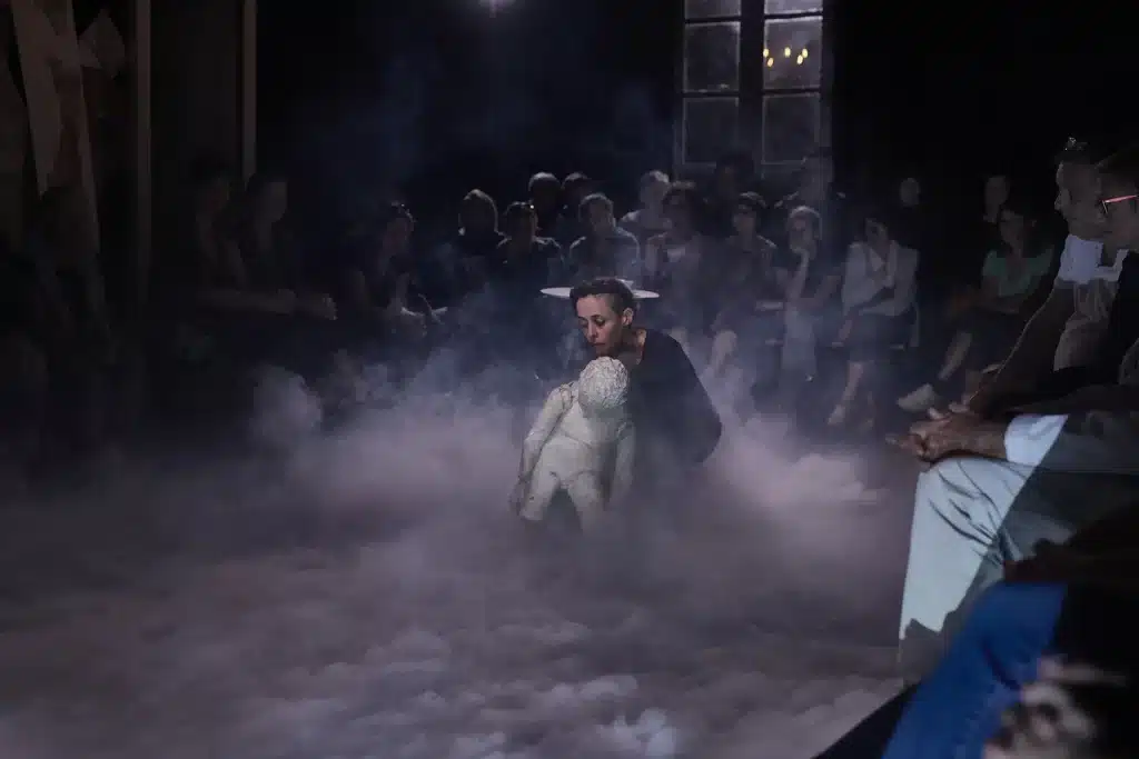 L’Enfant, adaptation et mise en scène d’Elise Vigneron d’après La mort de Tintagiles de Maurice Maeterlinck, Cie du Théâtre de L’Entrouvert, 2018, TJP – Centre Dramatique National Strasbourg–Grand Est © Christophe Loiseau