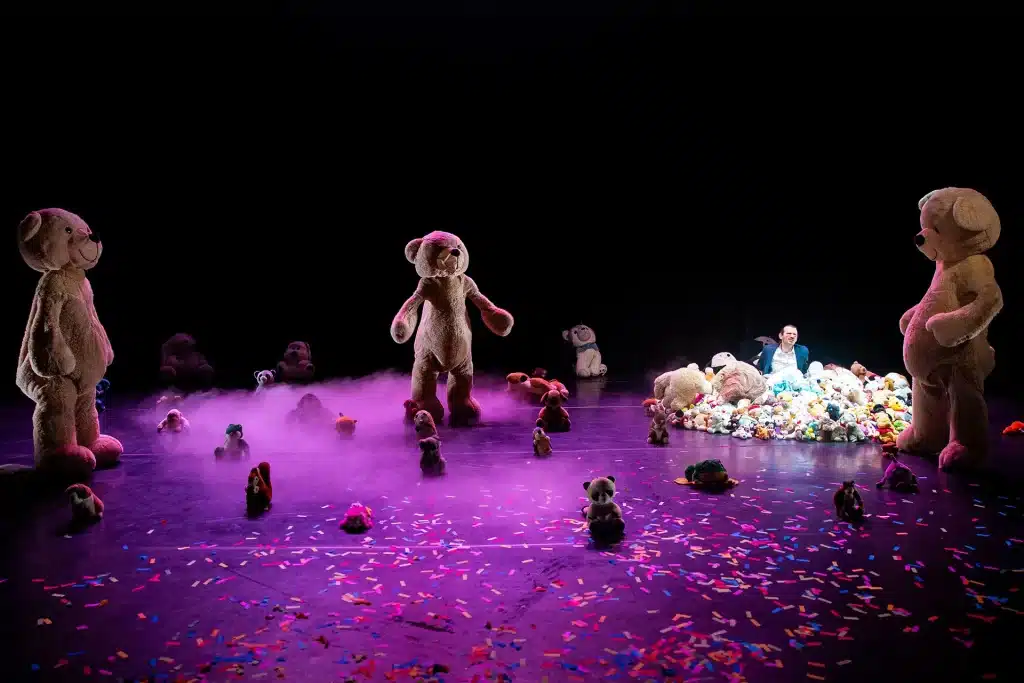 L'Arrière-Pays, écriture et mise en scène Nicolas Chapoulier, Cie Les Trois Points de Suspension. 2022, Théâtre Am Stram Gram – Centre international de création, partenaire de l’enfance et la jeunesse, Genève ©Kalimba