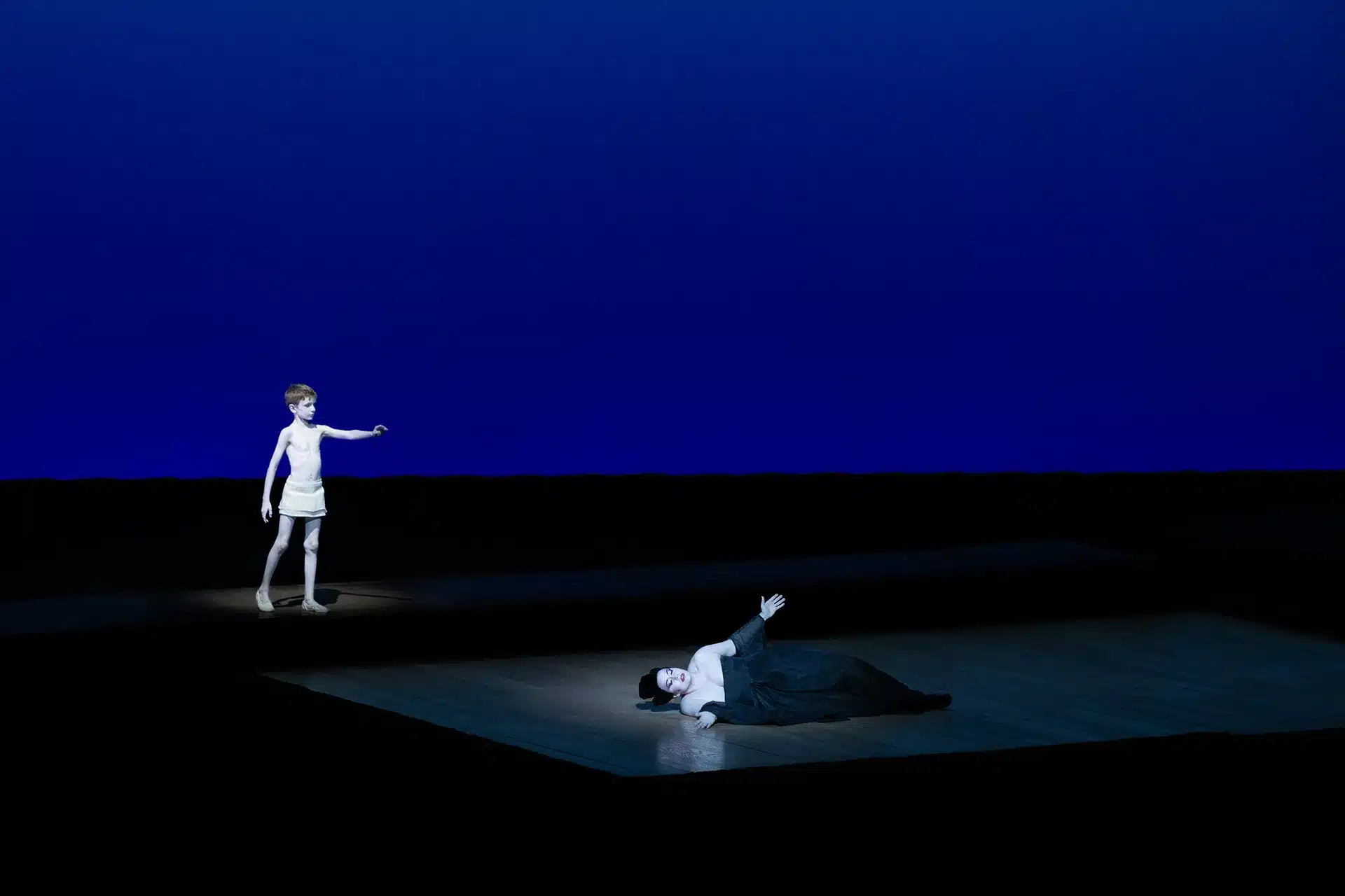 Madame Butterfly, opéra de G. Puccini, mise en scène de Robert Wilson, Opéra National de Paris, 1993 © Chloé Bellemère.