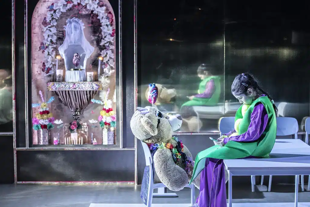 Valentina, texte et mise en scène de Caroline Guiela Nguyen, dans le cadre des Galas du Théâtre national de Strasbourg, avril 2025. Avant-première au festival FIND – Schaubühne, Berlin, avril 2025 © Jean-Louis Fernandez