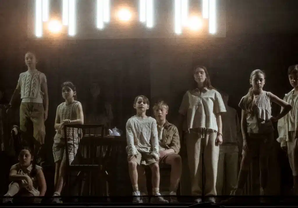 Empty House- L’Enfant et les Sortilèges, opéra de Maurice Ravel sur un livret de Colette, mini-opéra Hin und zurück de Paul Hindemith, « Filmmusik » dans Lulu d’Alban Berg, Like Flesh de Sivan Eldar, Horoscope de Constance Lambert ; mise en scène de Maëlle Dequiedt, direction musicale de Karel Deseure, Opéra des Flandres, 2024 © WM