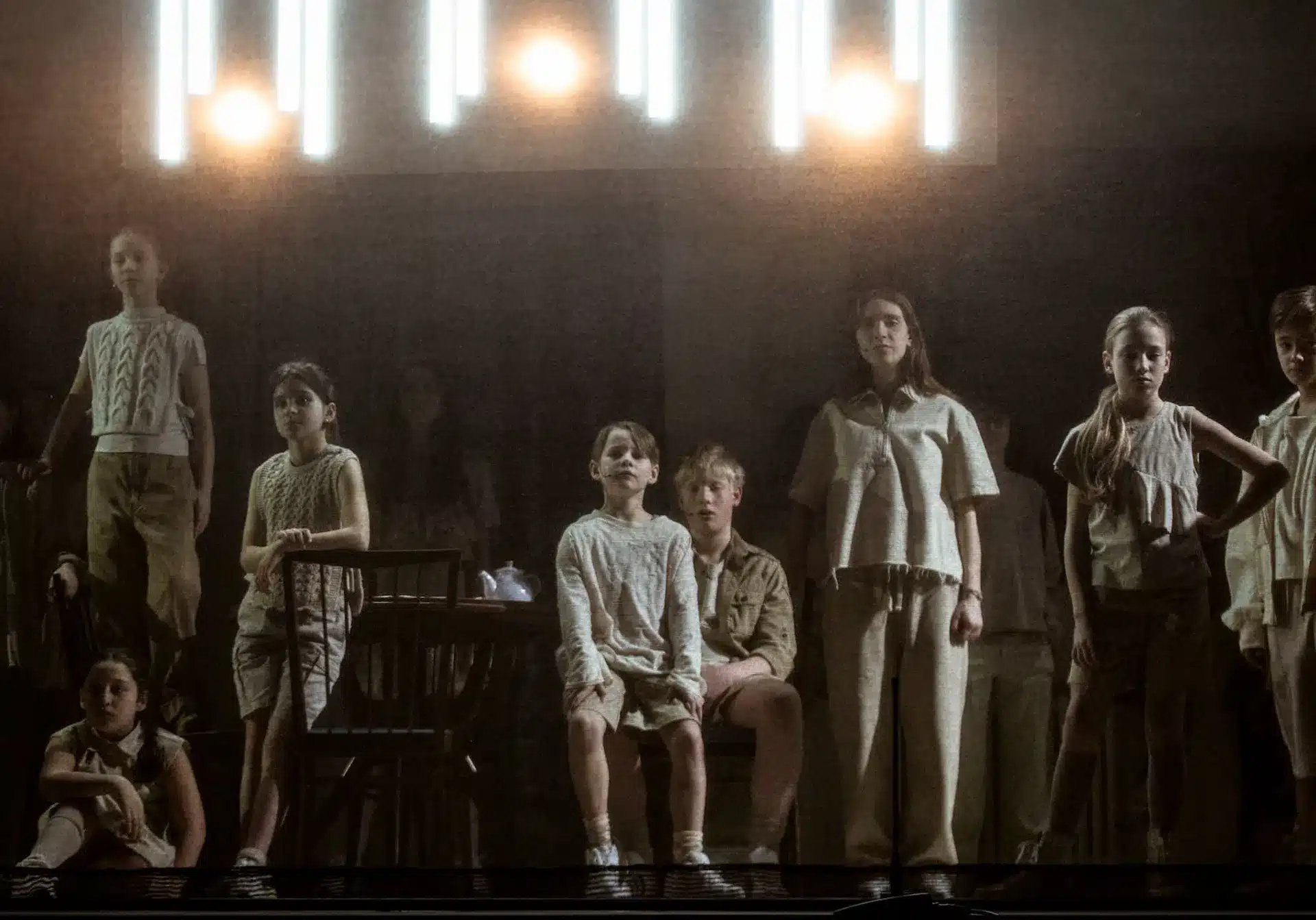 Empty House- L’Enfant et les Sortilèges, opéra de Maurice Ravel sur un livret de Colette, mini-opéra Hin und zurück de Paul Hindemith, « Filmmusik » dans Lulu d’Alban Berg, Like Flesh de Sivan Eldar, Horoscope de Constance Lambert ; mise en scène de Maëlle Dequiedt, direction musicale de Karel Deseure, Opéra des Flandres, 2024 © WM